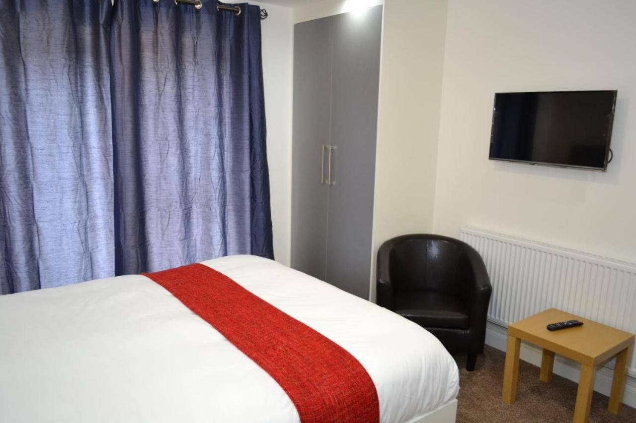 ハウンズロー Heathrow Travellers Hub Bed & Breakfast エクステリア 写真