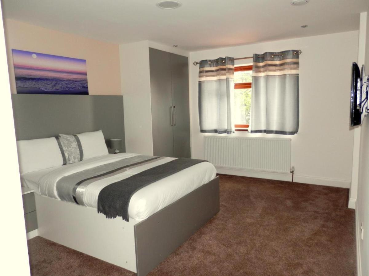 ハウンズロー Heathrow Travellers Hub Bed & Breakfast エクステリア 写真