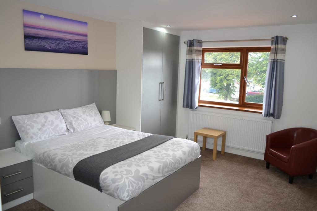ハウンズロー Heathrow Travellers Hub Bed & Breakfast エクステリア 写真