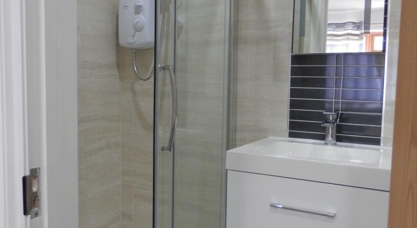 ハウンズロー Heathrow Travellers Hub Bed & Breakfast エクステリア 写真